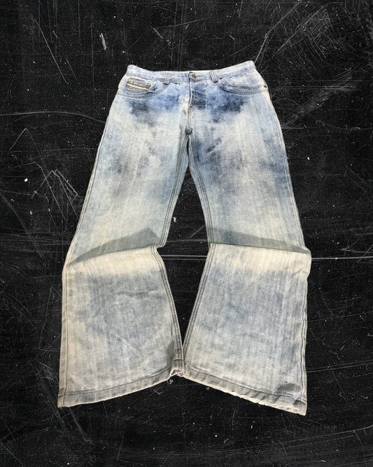 Dirty wash jeans